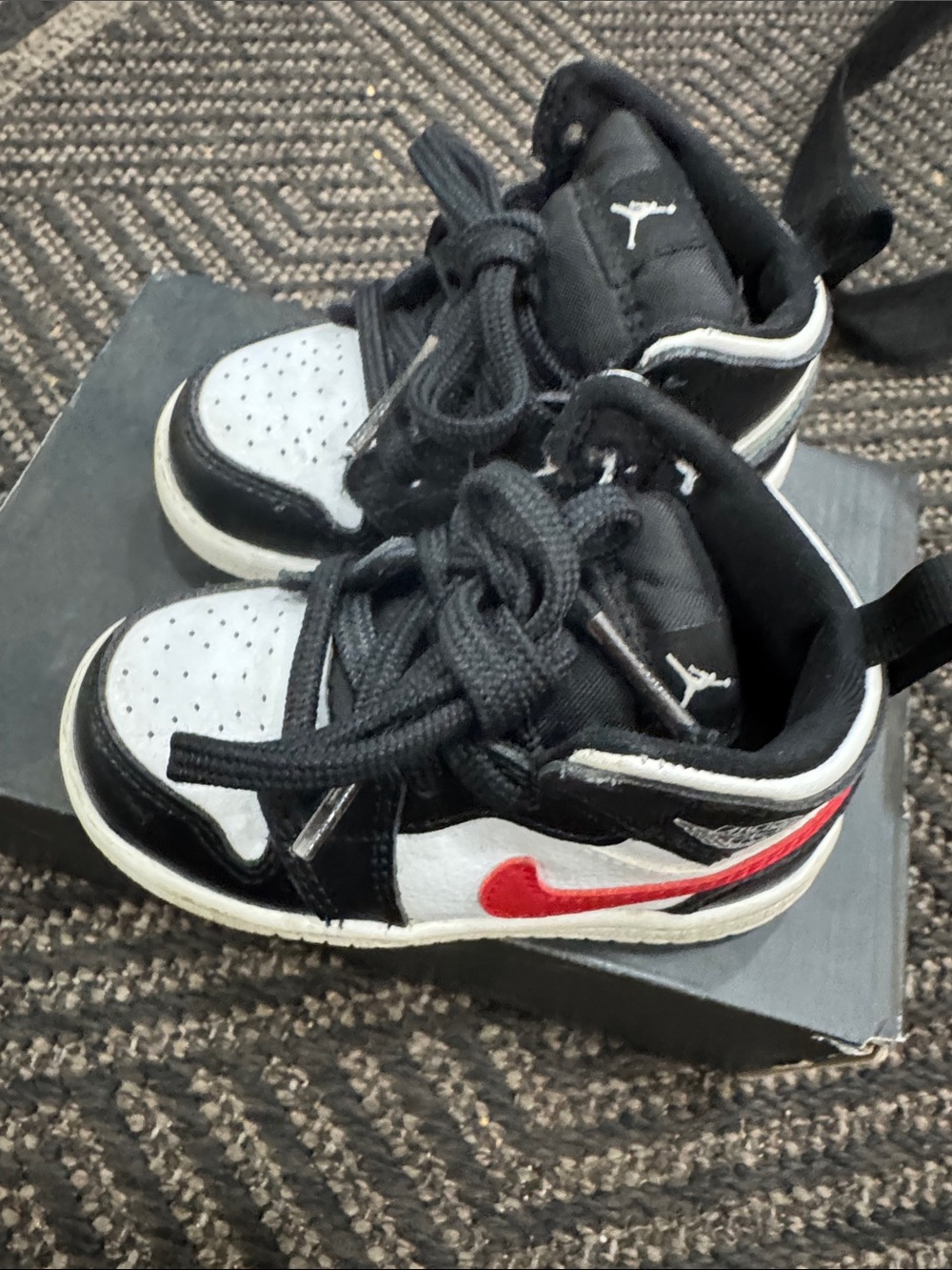 Nike Kids Black, White & Red Sneakers